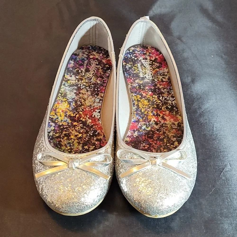 BRAND NEW FADE GLORY YOUTH GIRLS BALLET SILVER CASUAL DAZZLE FLATS